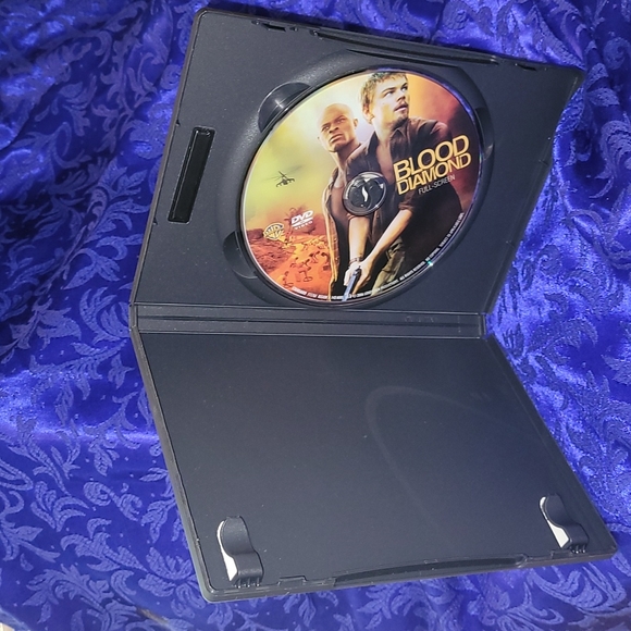 💿 Blood Diamond starring Leonardo DiCaprio [Full Screen] - Picture 4 of 6